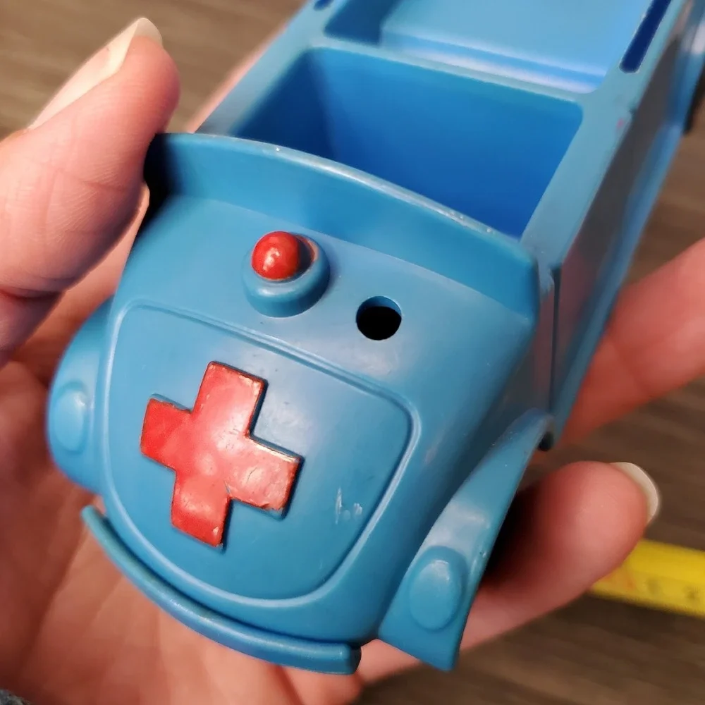 Vintage 1976 Richard Scarry Playskool Ambulance Medical‎ Truck Blue Puzzletown